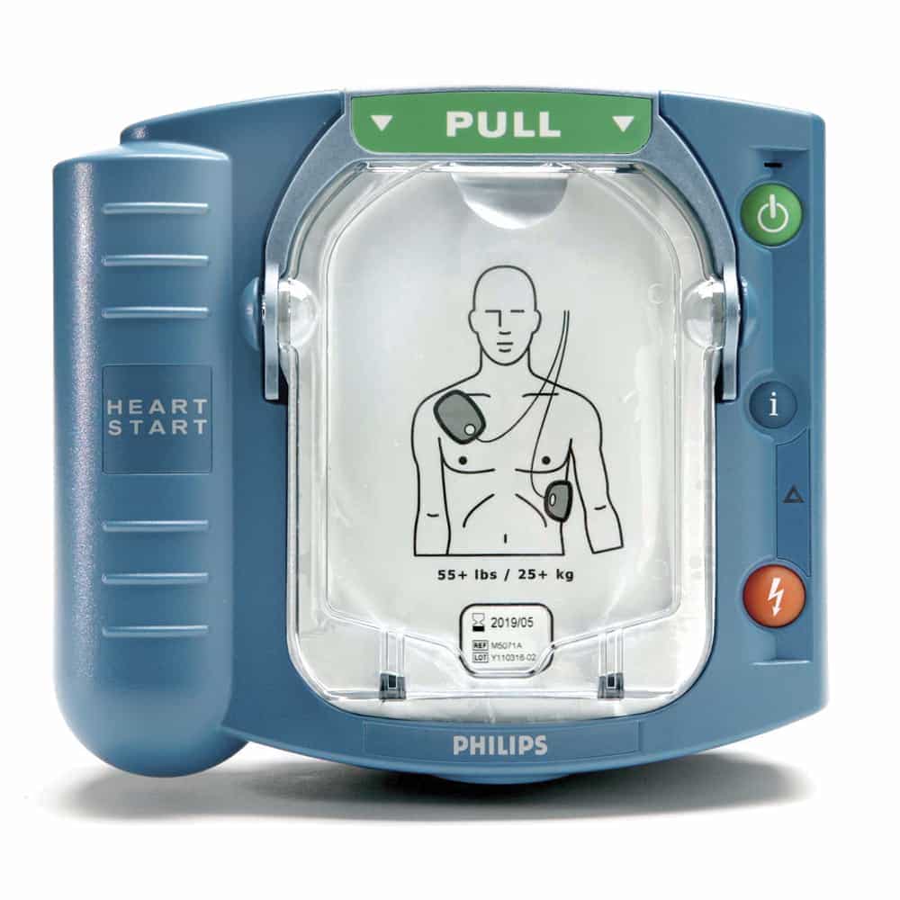 Interchangeable pediatric/adult cartridges change AED setting to proper energy level.